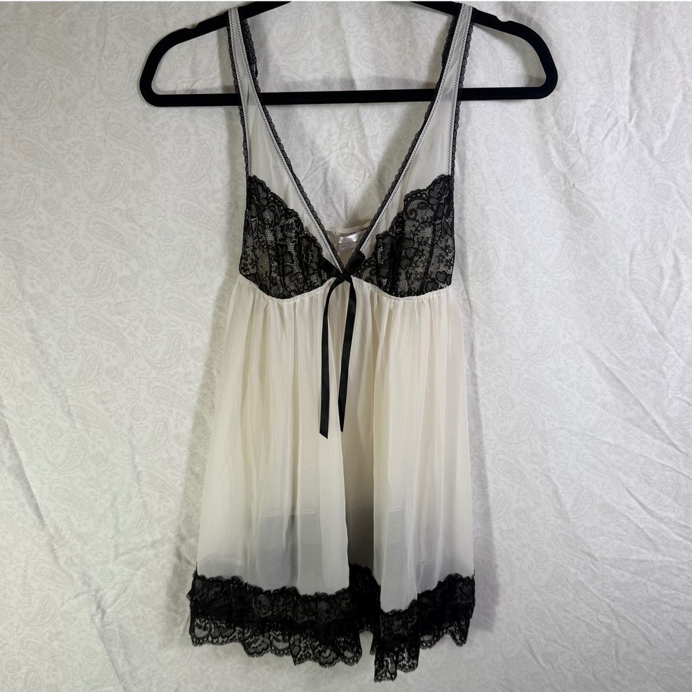 Victoria's Secret Ivory Black Lace Babydoll Chemise Lingerie 265565-B14 Medium